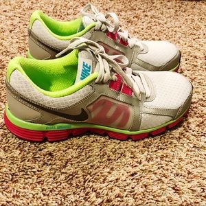 Women’s Nike Dual Fusion ST2